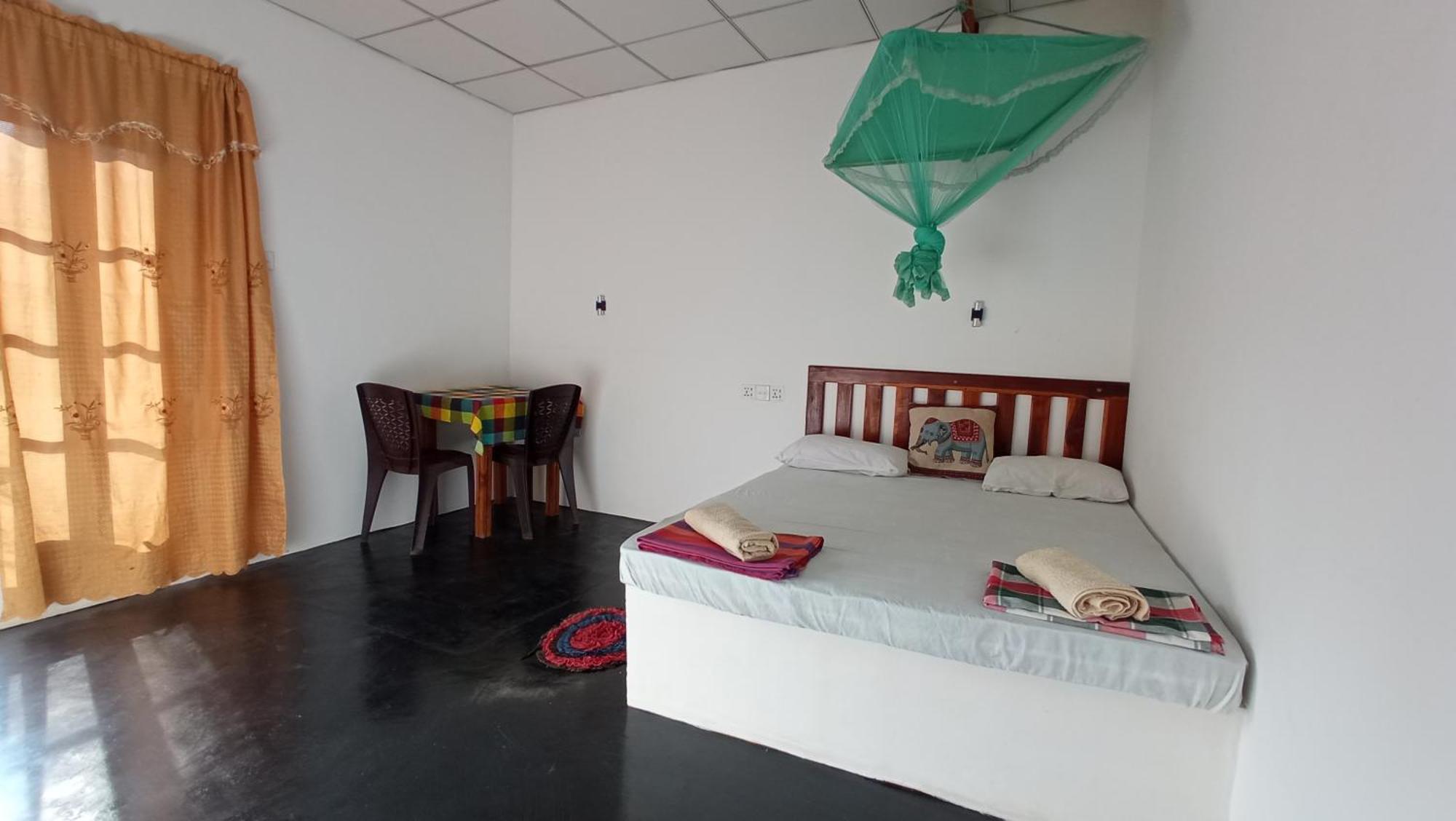 River Side & Swimming Pool Bed & Breakfast Udawalawe Bagian luar foto