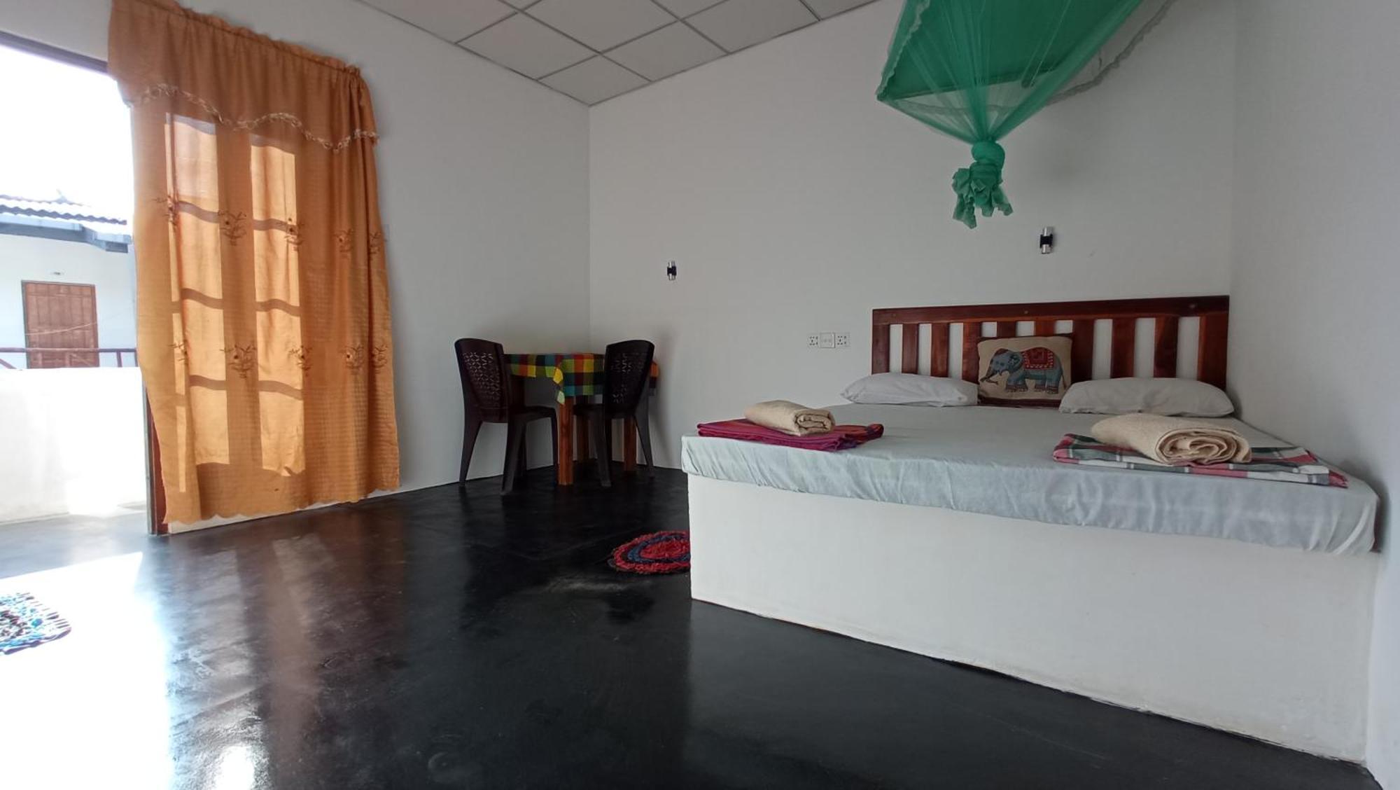 River Side & Swimming Pool Bed & Breakfast Udawalawe Bagian luar foto