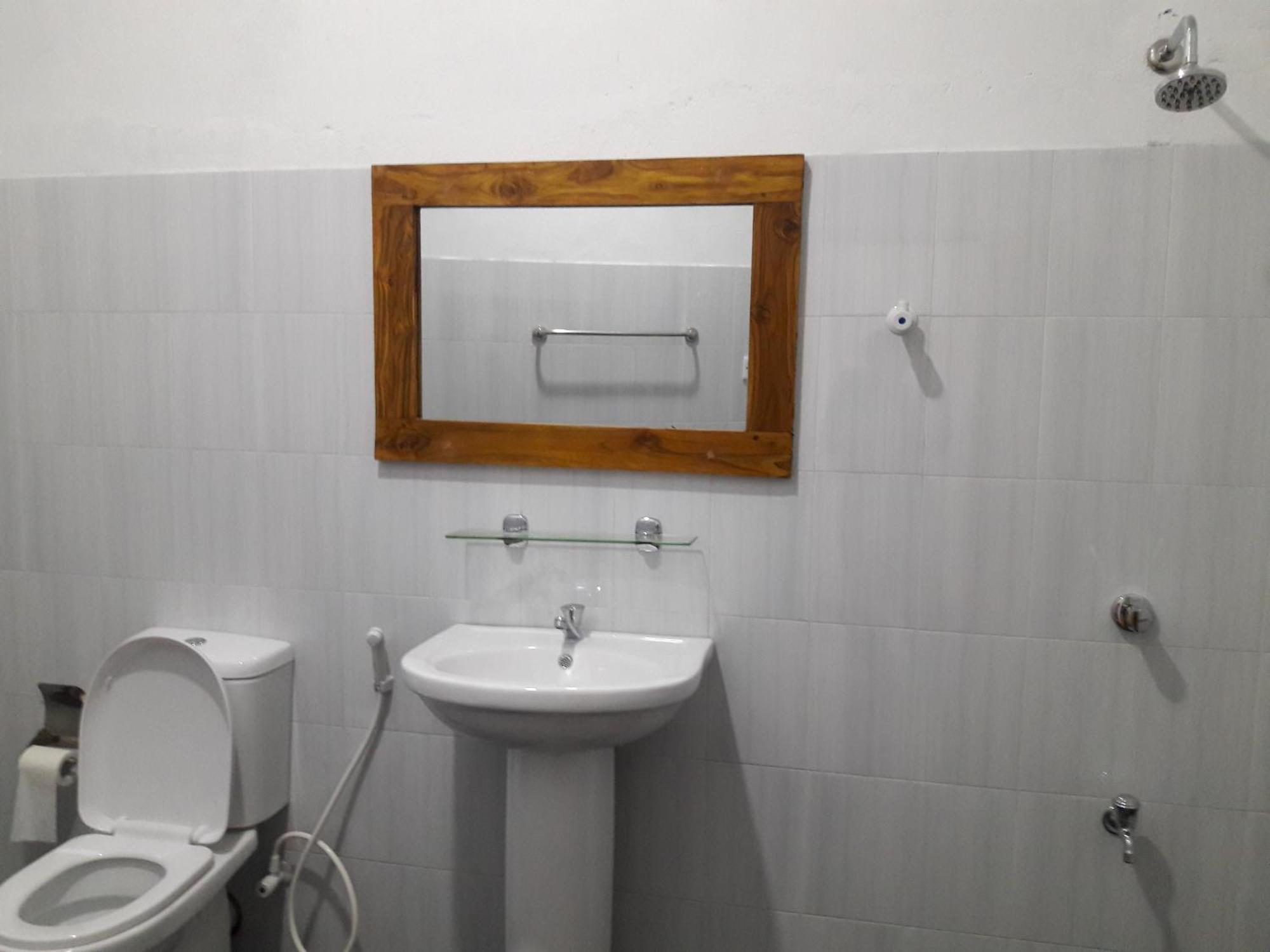 River Side & Swimming Pool Bed & Breakfast Udawalawe Bagian luar foto