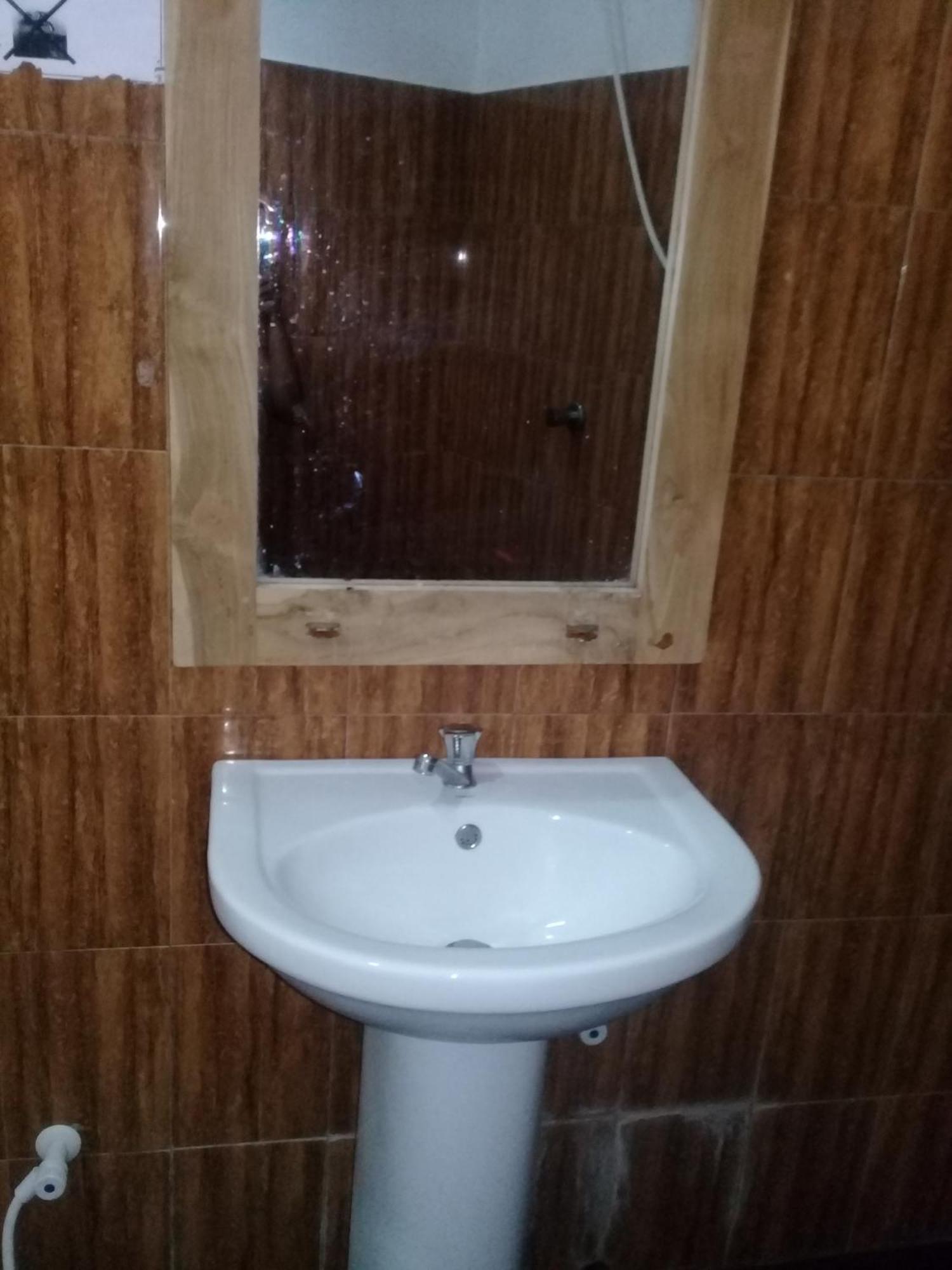 River Side & Swimming Pool Bed & Breakfast Udawalawe Bagian luar foto
